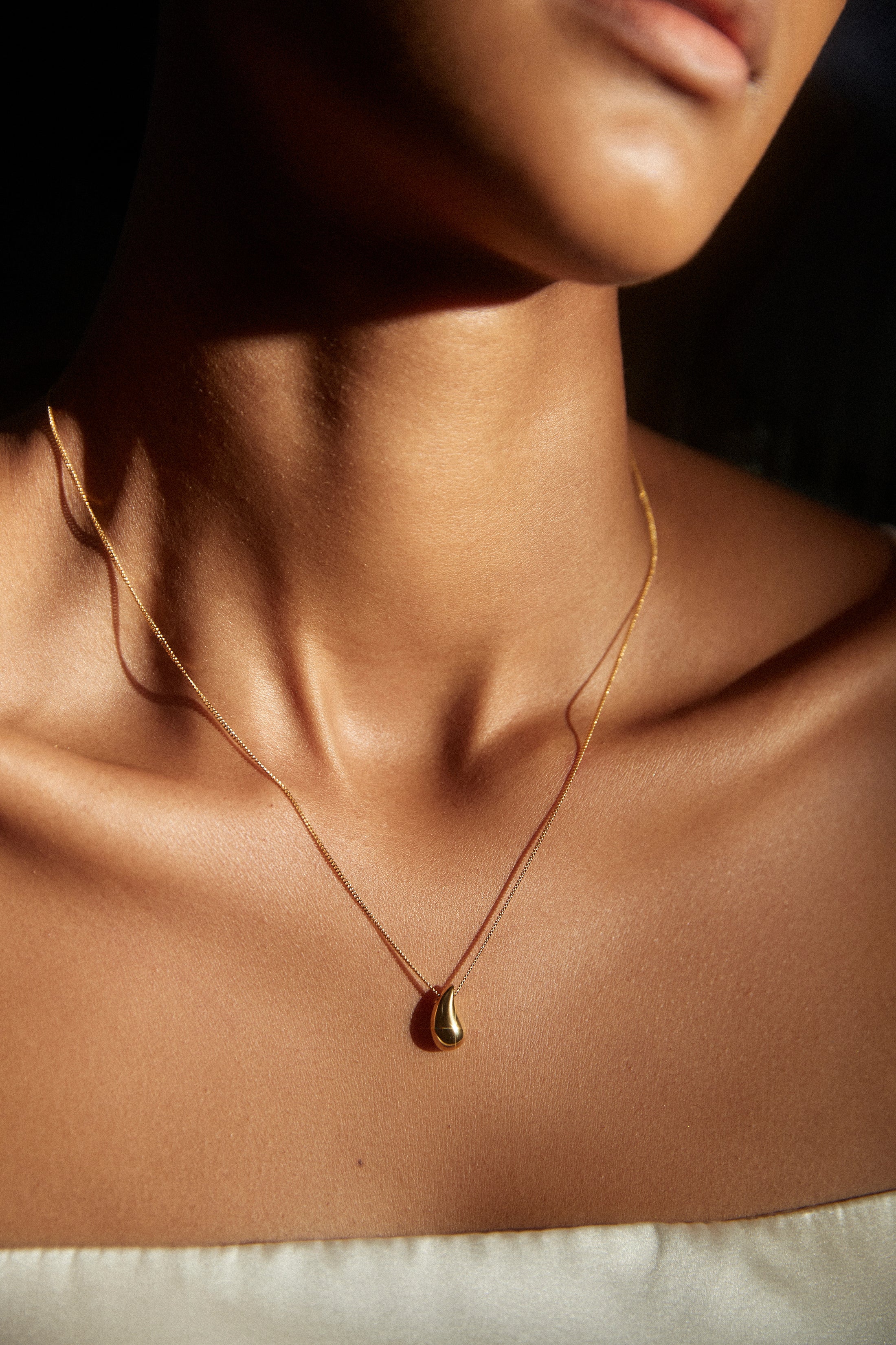 Golden Mirage_Teardrop Necklace