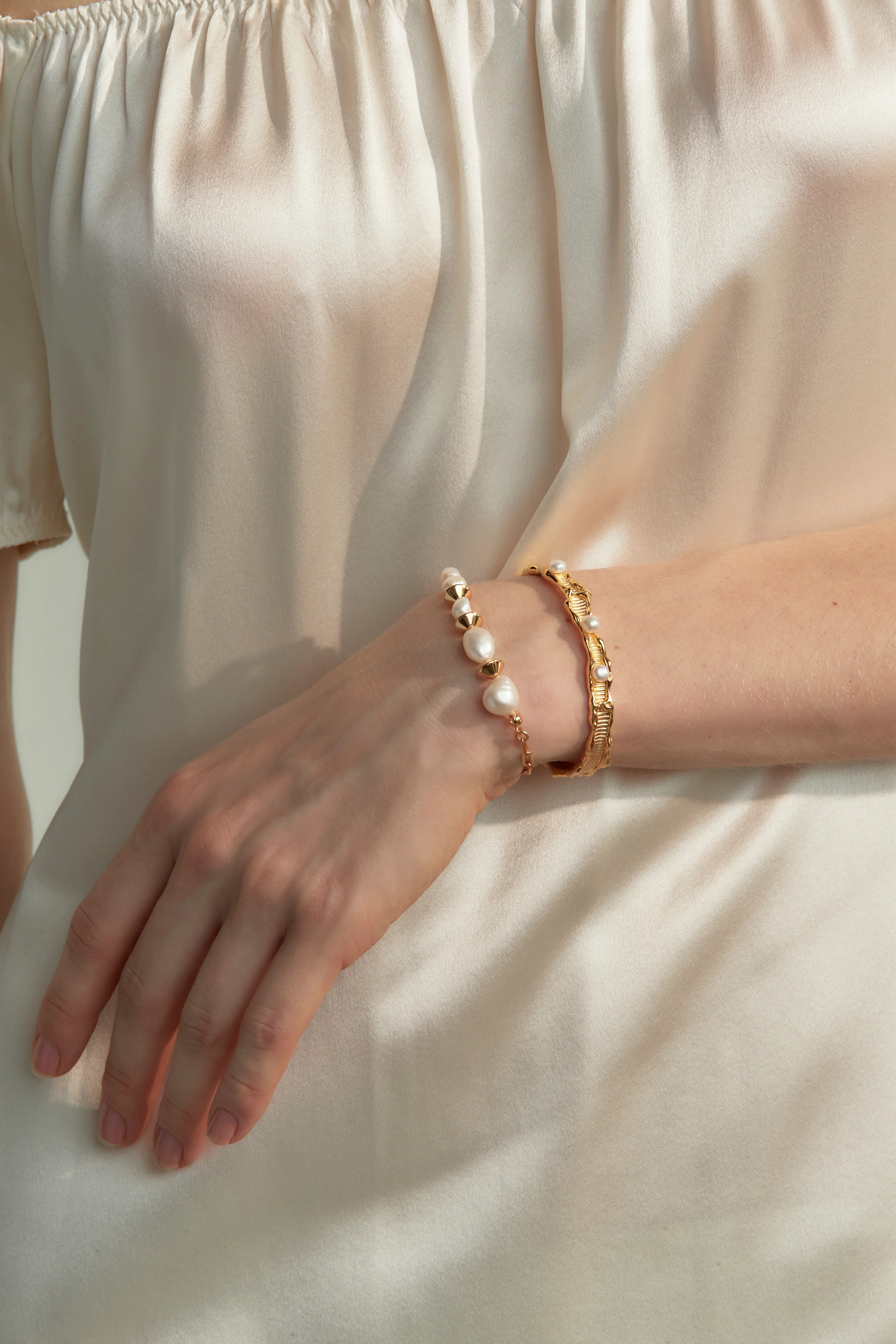 Golden Pearl Swirl Bangle